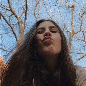 Meet your Posher, Iris